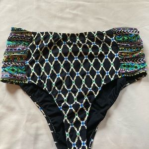 OCEAN WATER sz24  black patterned w/contrast @hip